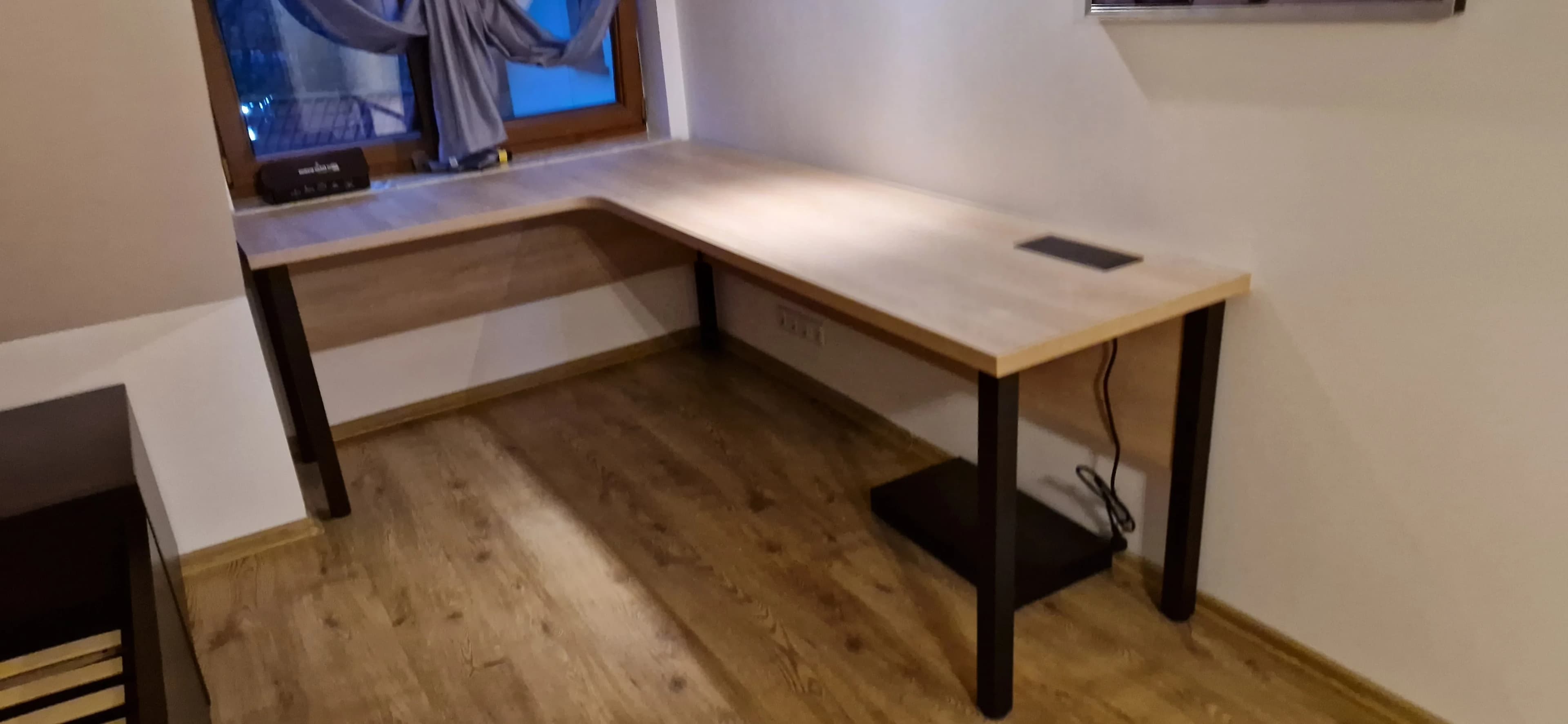 Biurko Drewno Jasne Narozne - Stolarnia Pablo Słupsk