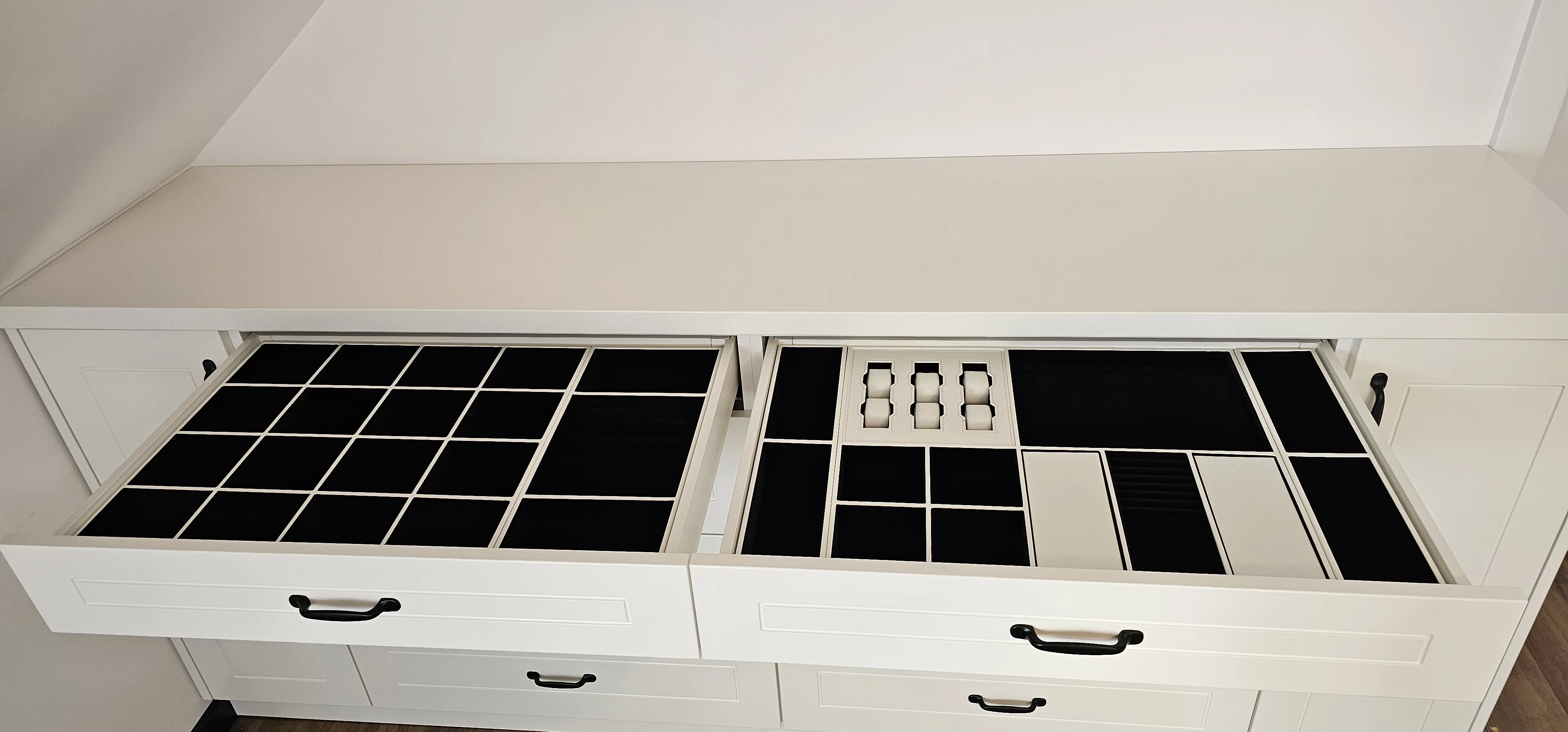 Garderoba Biala Szuflady Czarne Uchwyty - Stolarnia Pablo Słupsk