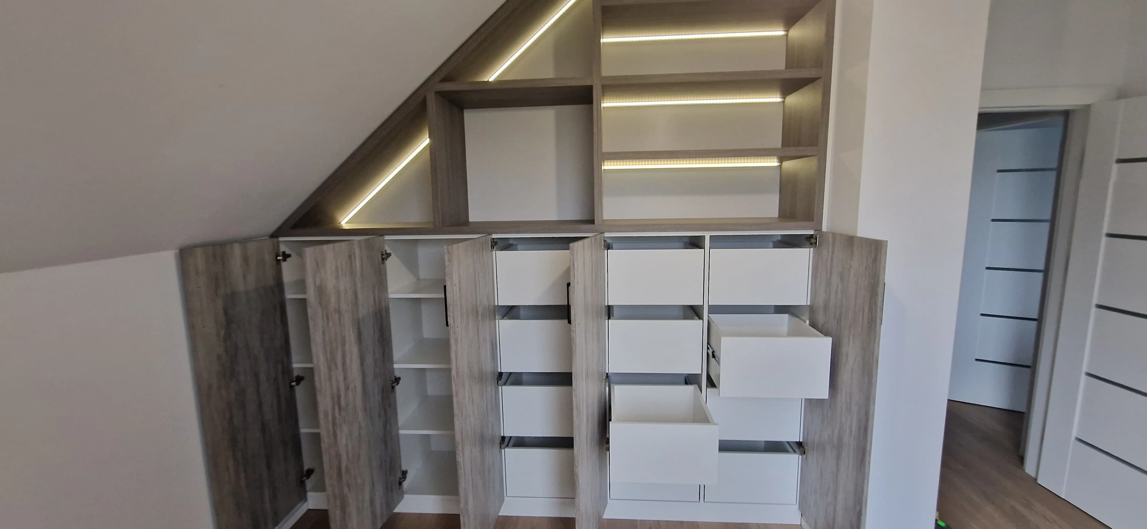 Garderoba Drewno Bialy Szuflady Zabudowa - Stolarnia Pablo Słupsk