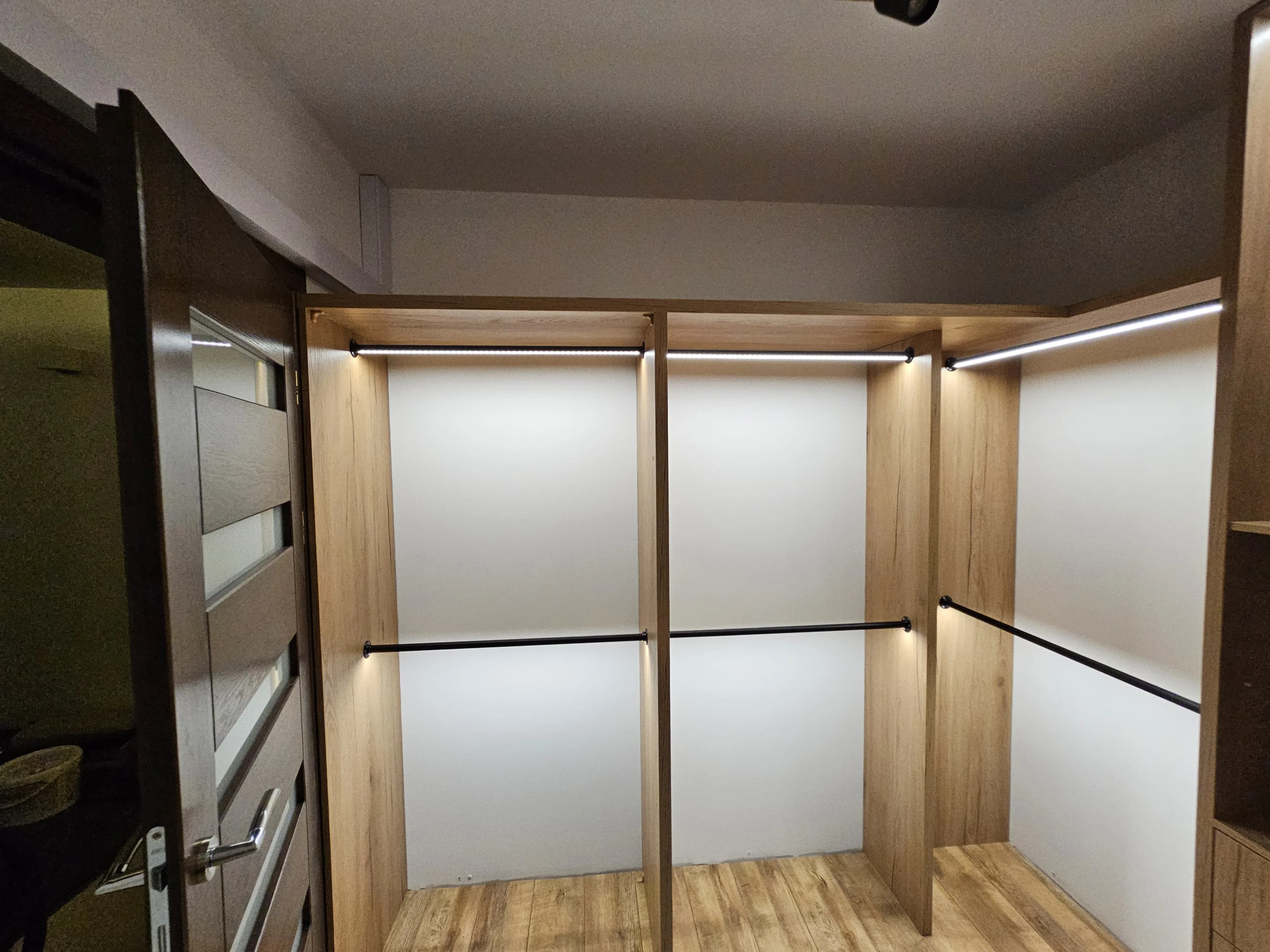 Garderoba Drewno Jasne Nowoczesna Zabudowa - Stolarnia Pablo Słupsk