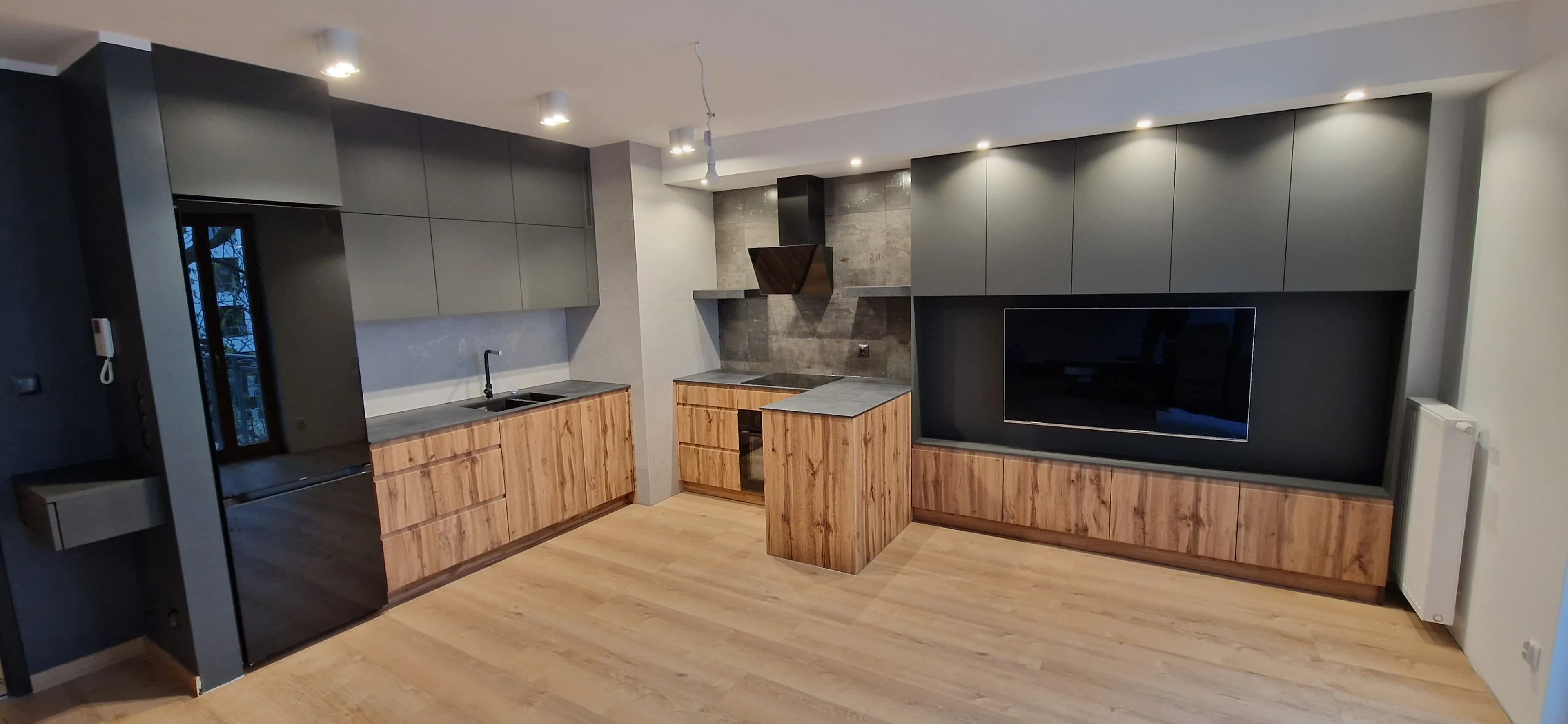 Kuchnia Antracyt Drewno Nowoczesna Zabudowa - Stolarnia Pablo Słupsk