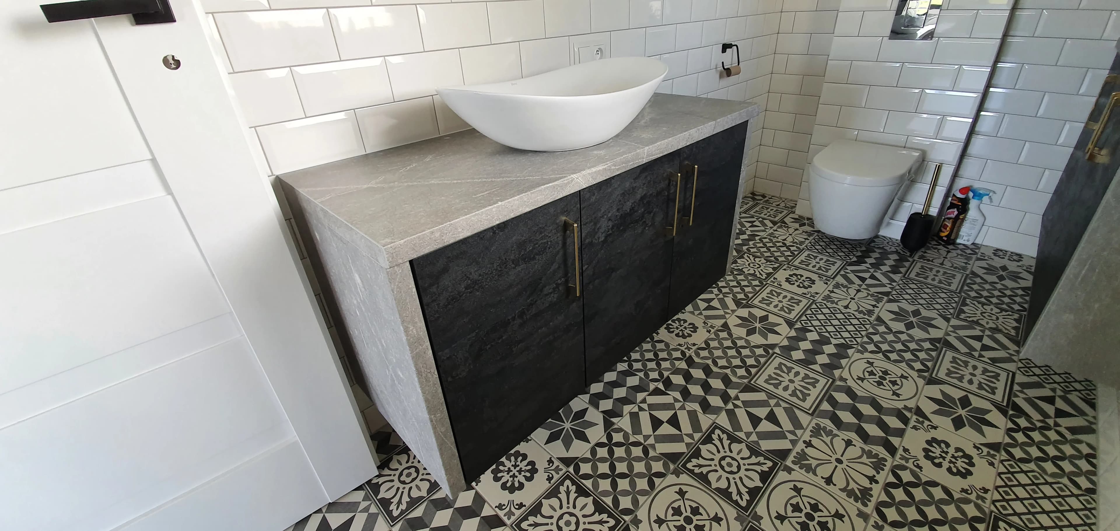 Lazienka Czarna Szara Nowoczesna Umywalka - Stolarnia Pablo Słupsk