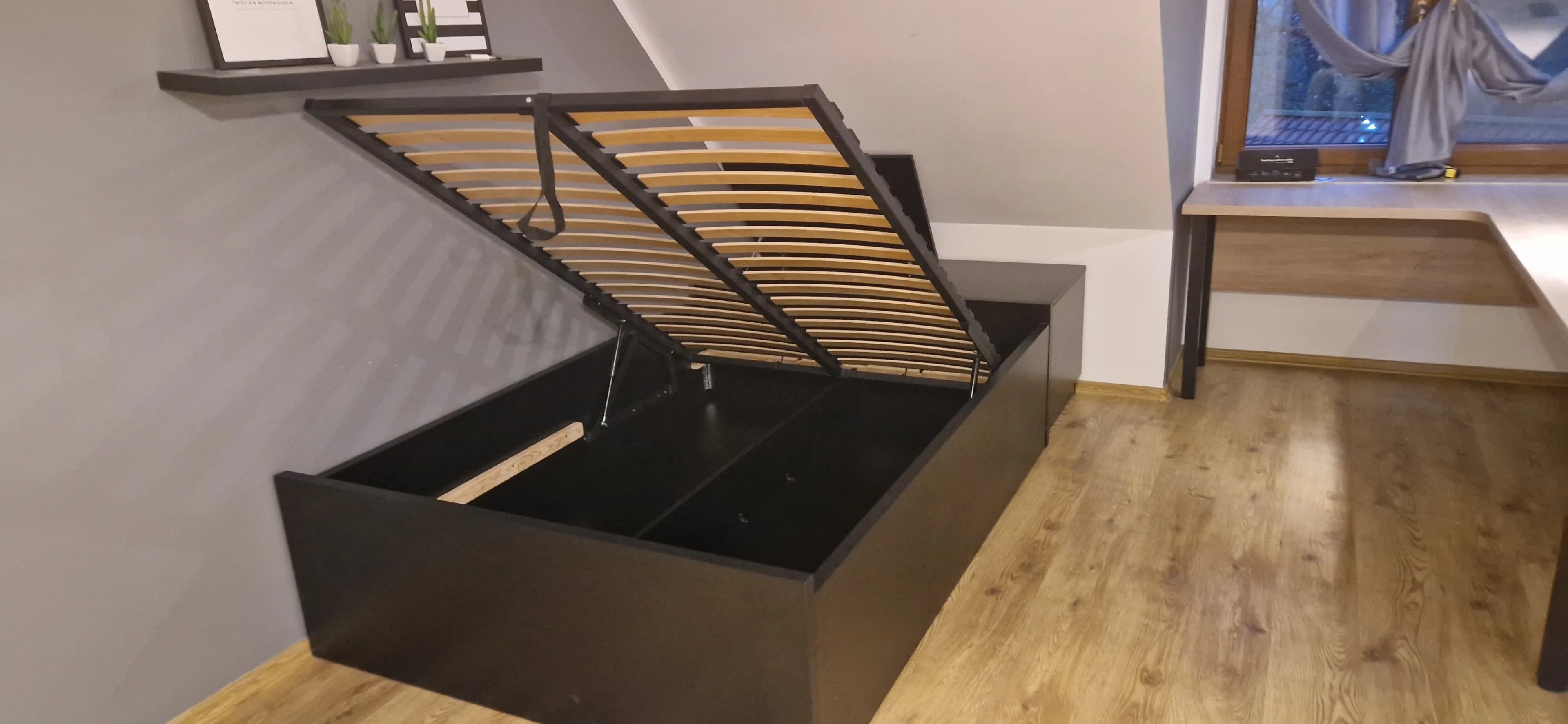 Lozko Czarne Drewno Pojemnik - Stolarnia Pablo Słupsk